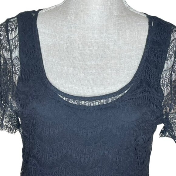 ANN TAYLOR Black Lace Top - Size Small - Picture 2 of 5